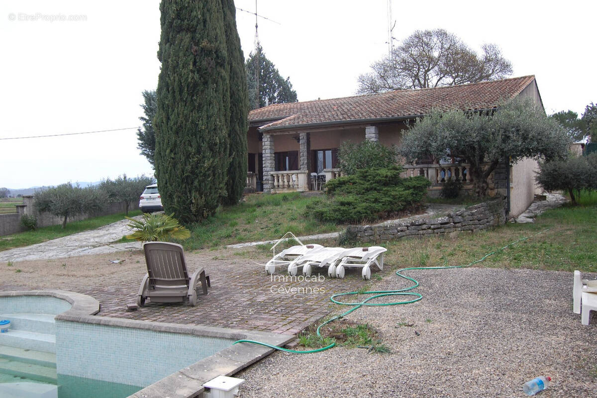 Maison à SAINT-HILAIRE-DE-BRETHMAS