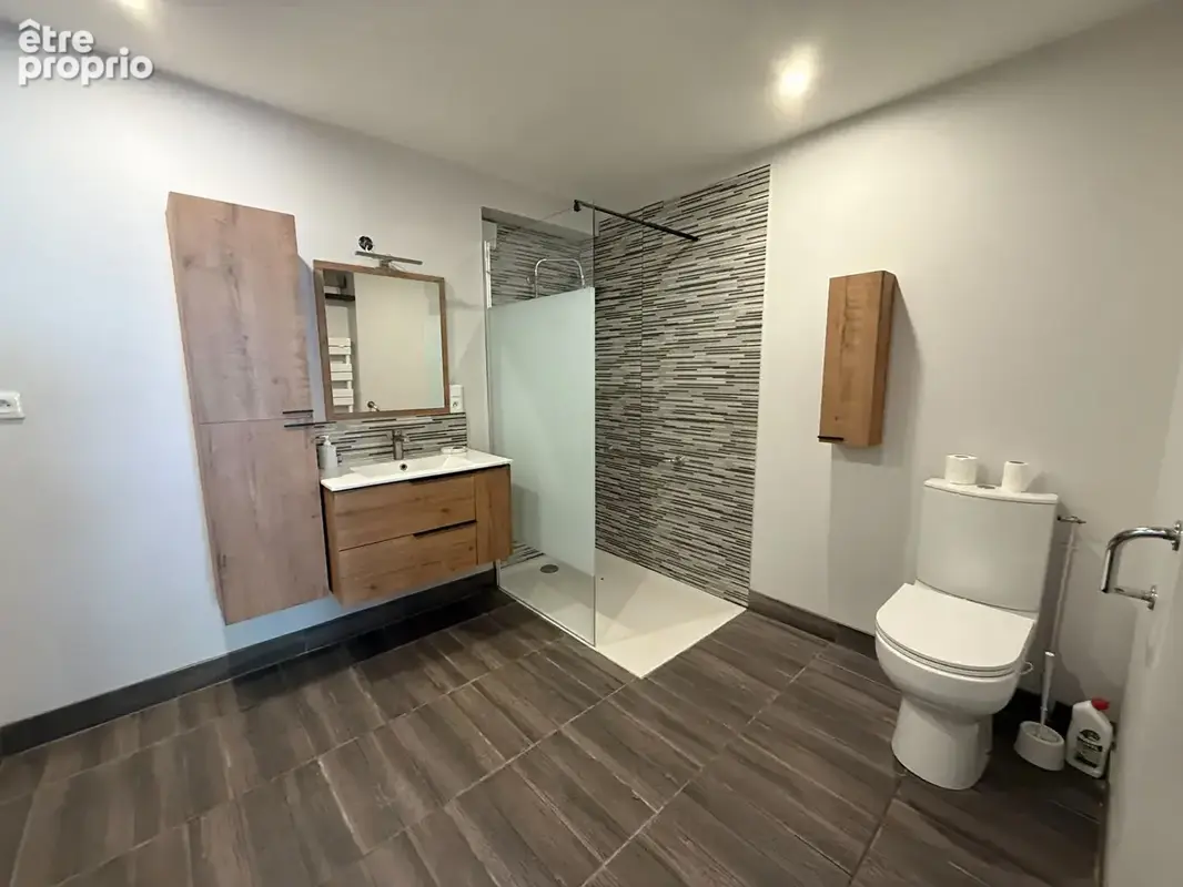 Belle maison de village avec petit extérieur et fort potentiel ! - photo 7