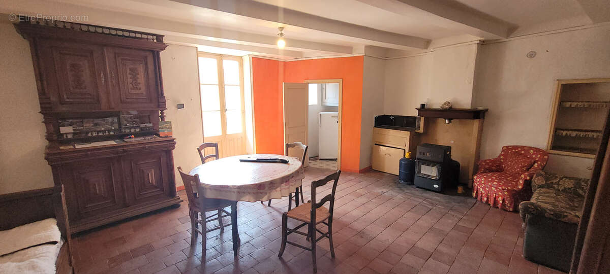 Maison à BEAUVEZER