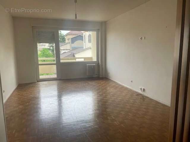 Appartement à LYON-8E