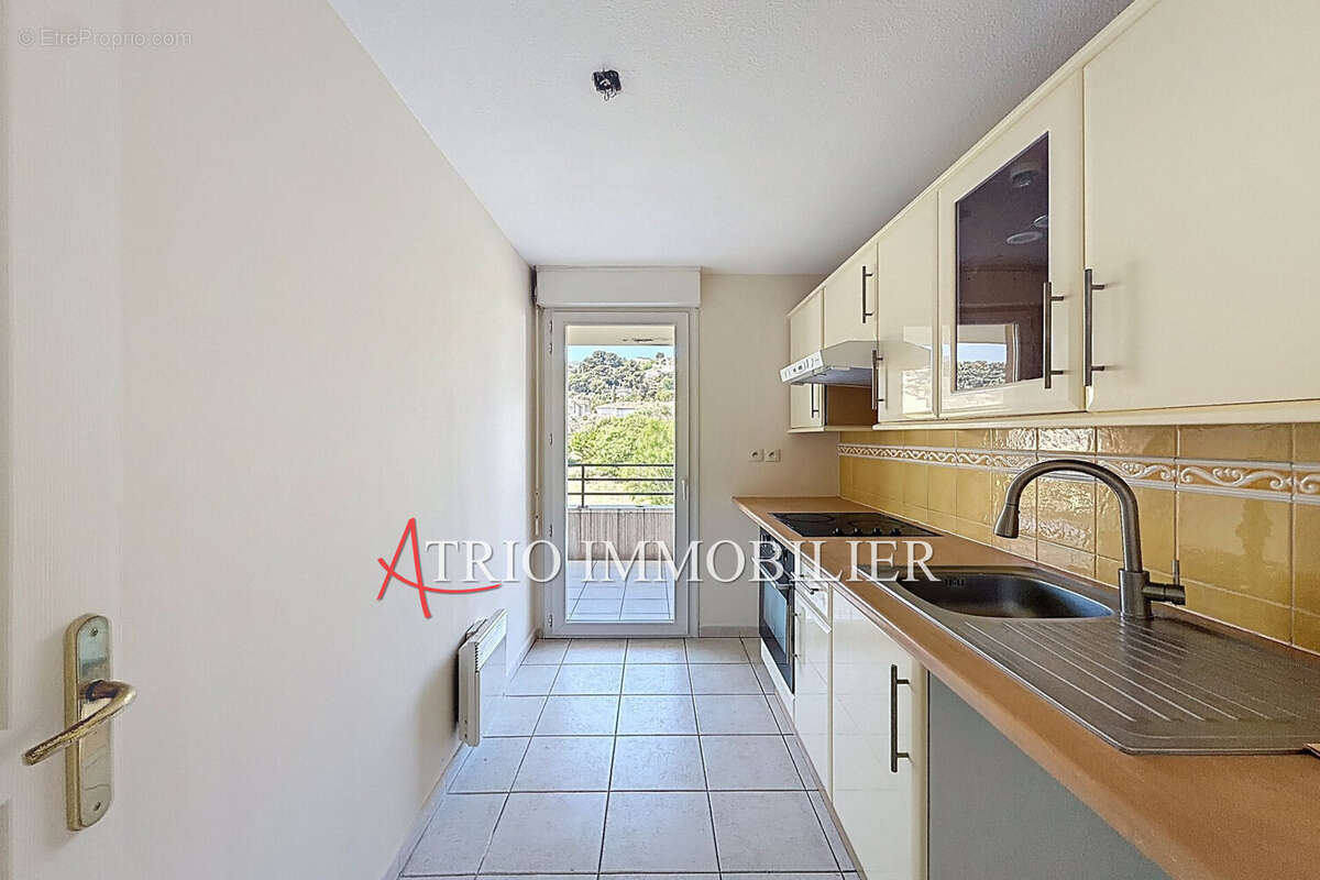 Appartement à SAINT-LAURENT-DU-VAR
