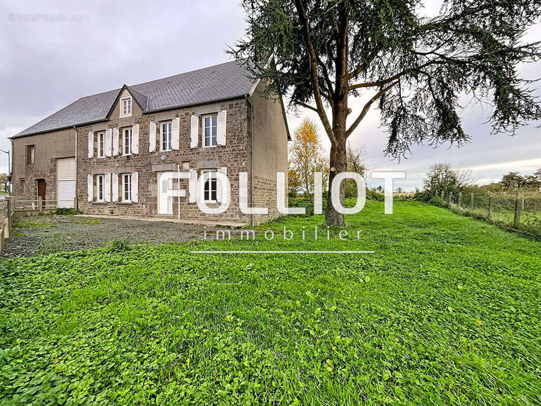 Maison à NOTRE-DAME-DE-CENILLY