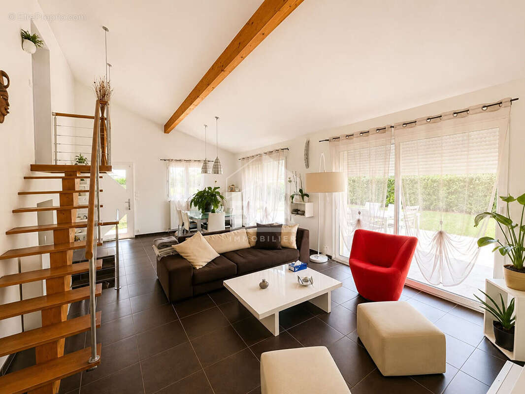 Maison 111m² à serrières-de-briord - photo 4