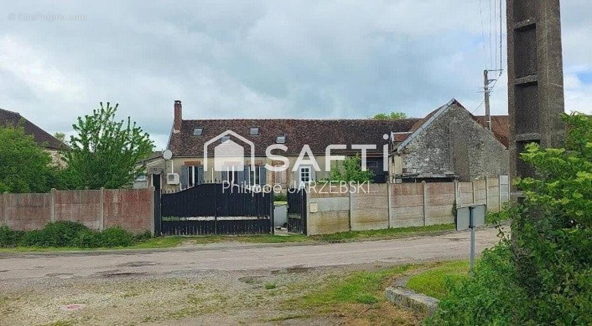 Photo 1 - Maison à POUY-SUR-VANNES