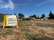 Terrain à POURRIERES