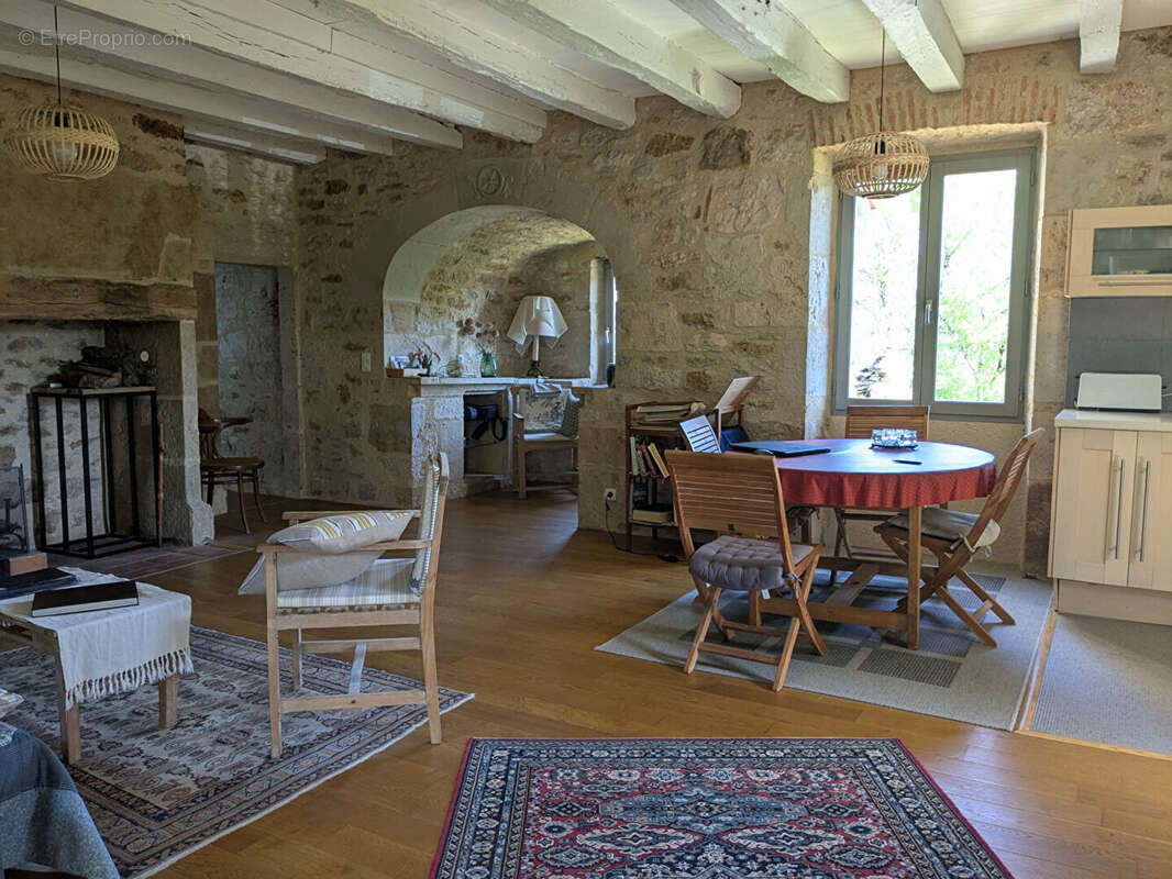 Maison en pierre avec dépendance - photo 3
