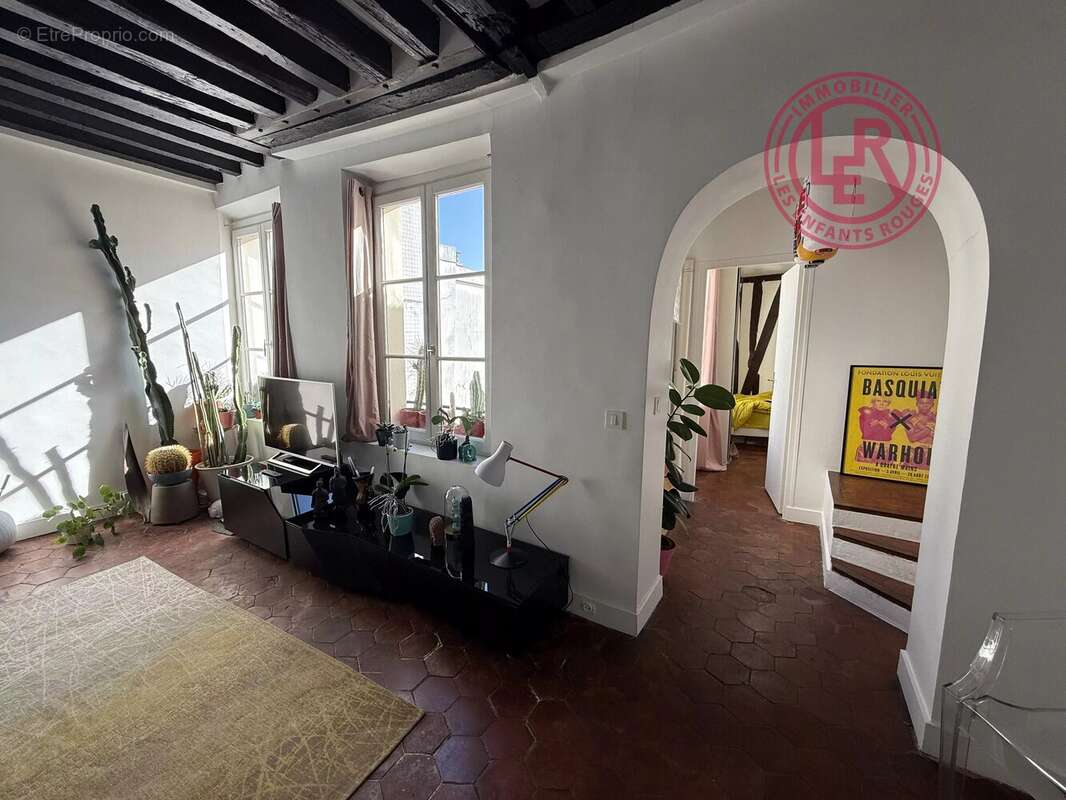 Appartement à PARIS-3E