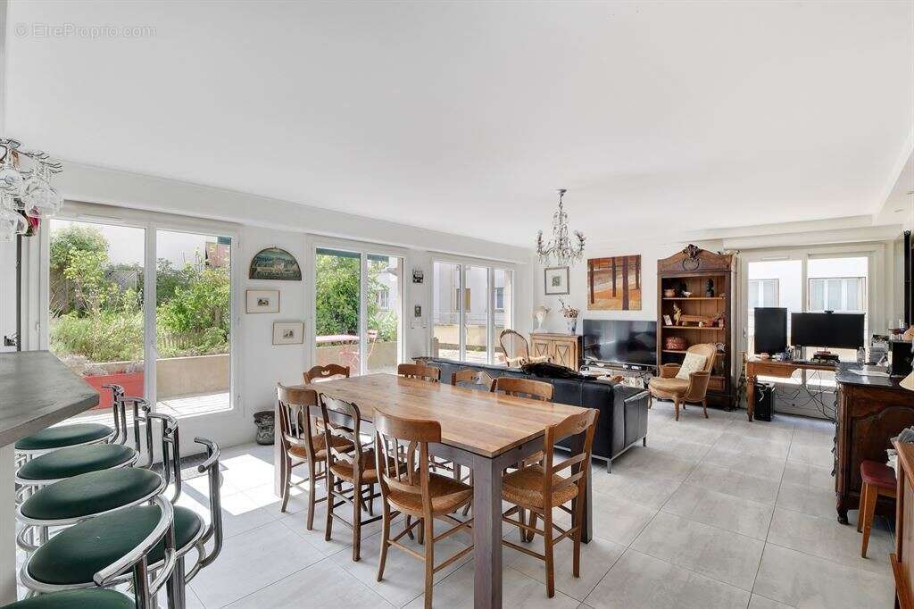 Appartement à PARIS-20E