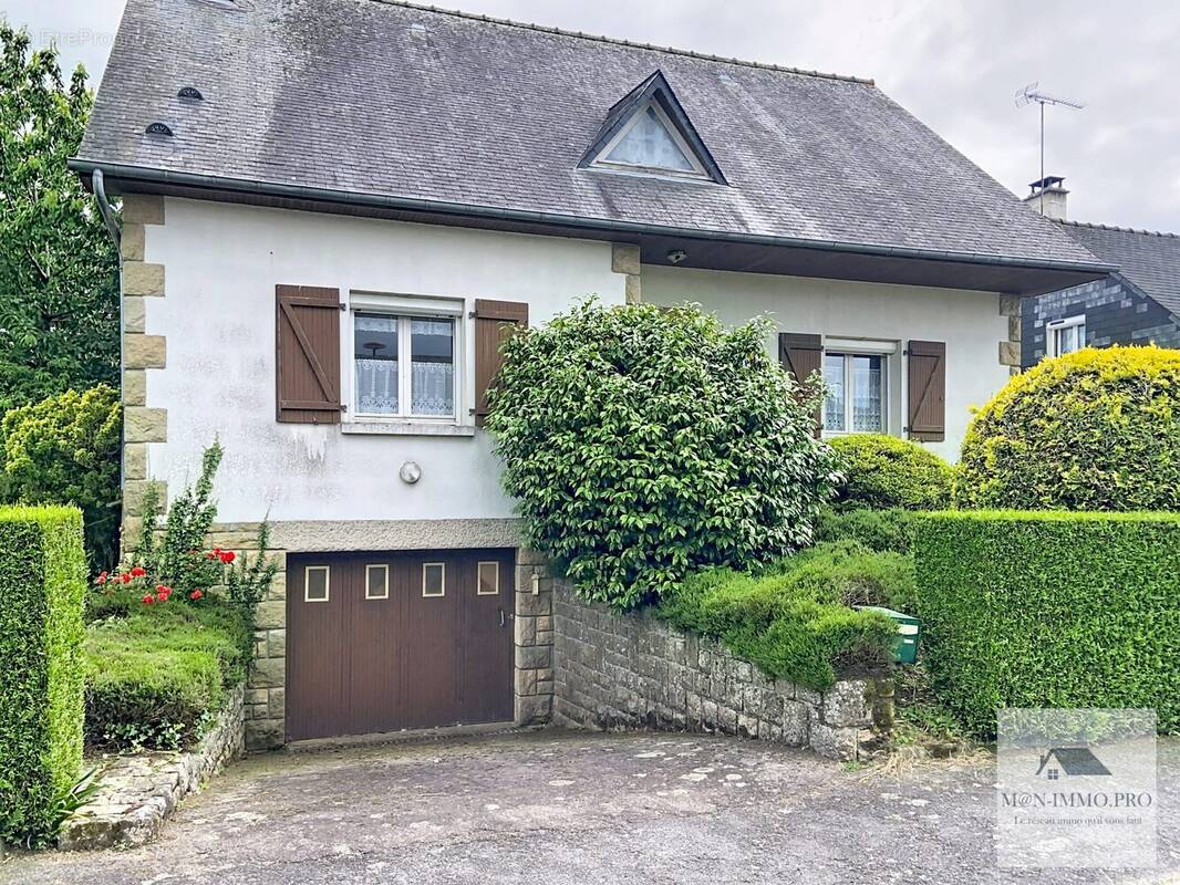 Maison à MONTOURS