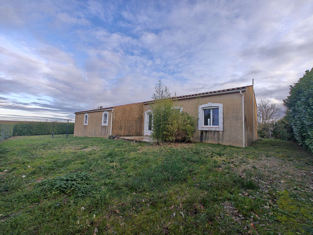 Maison à LAURAGUEL