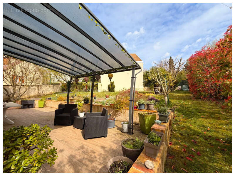 Maison à FONTENAY-LE-FLEURY