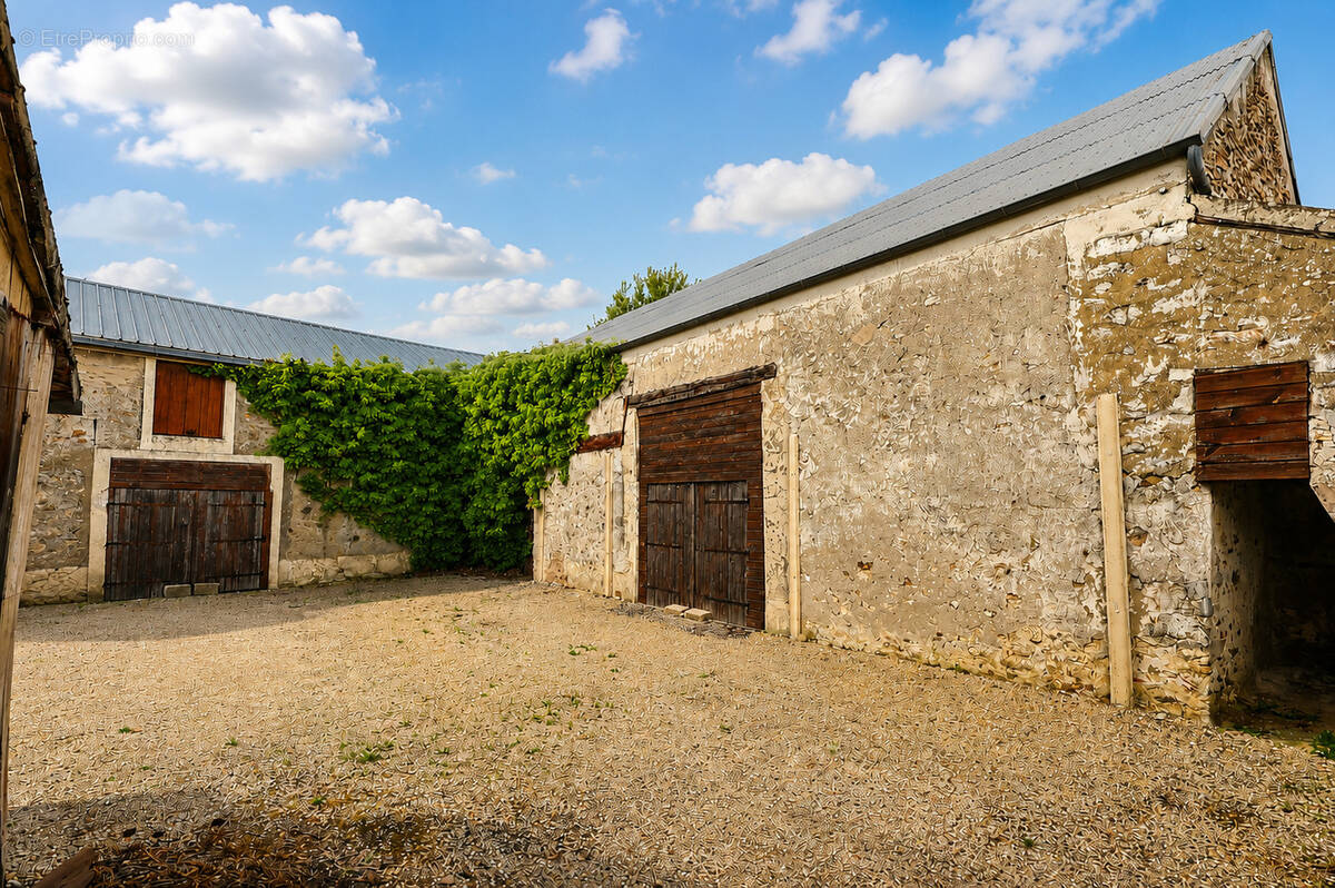 Maison à SAINT-PIERRE-DU-PERRAY