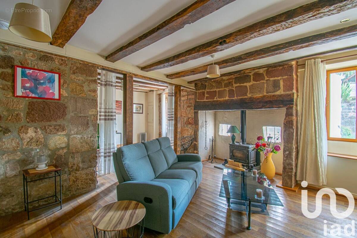 Maison 172 m² à Villac  - photo 1