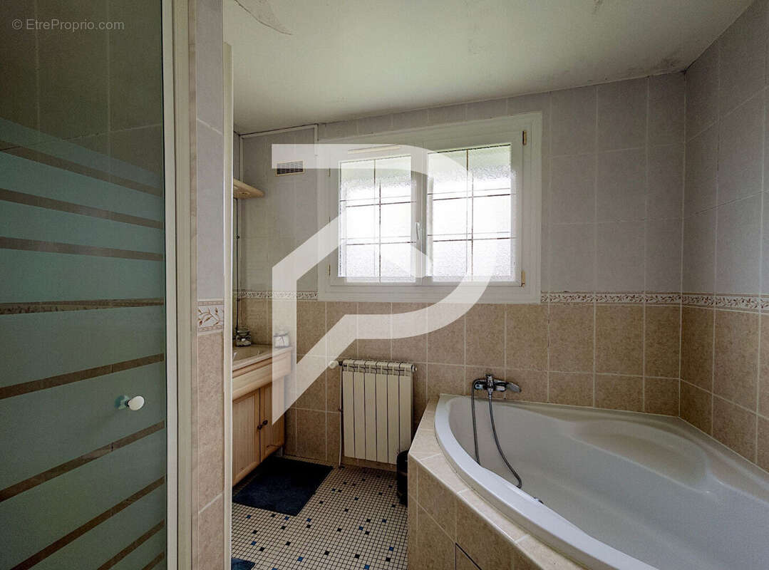 Maison à VILLENEUVE-SAINT-GERMAIN