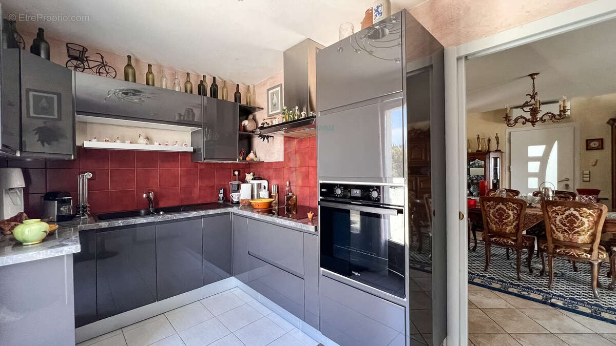 Maison à LES ISSAMBRES