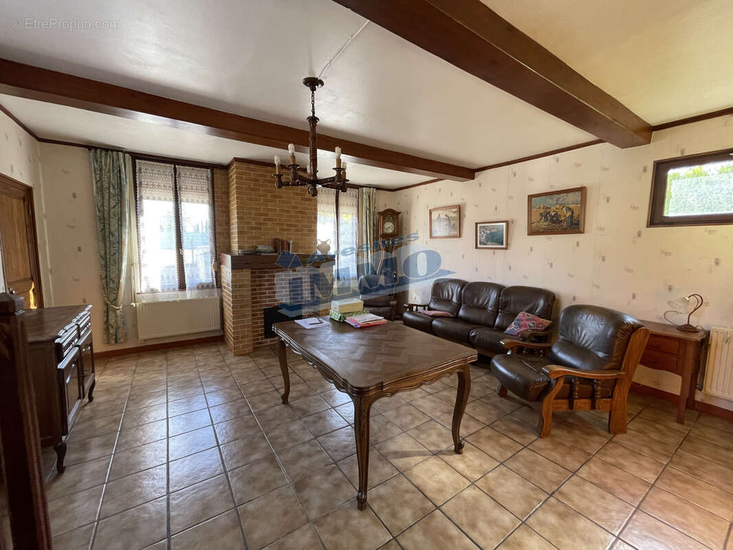 Maison à AVESNES-LE-COMTE