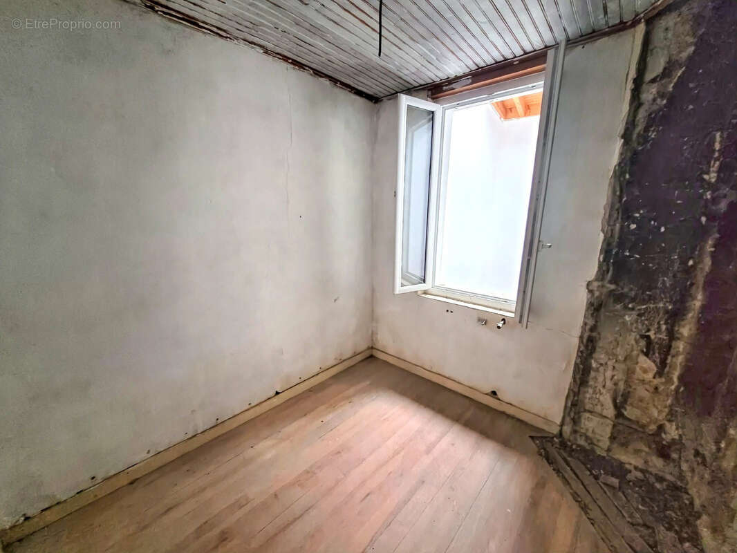 Maison à SAINTE-BAZEILLE