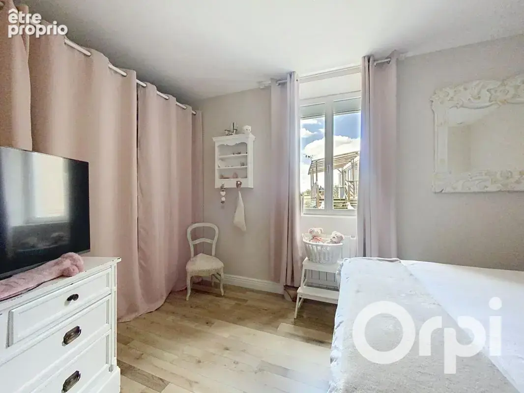 Longère rénovée sur plus de 1700m² de terrain - photo 15