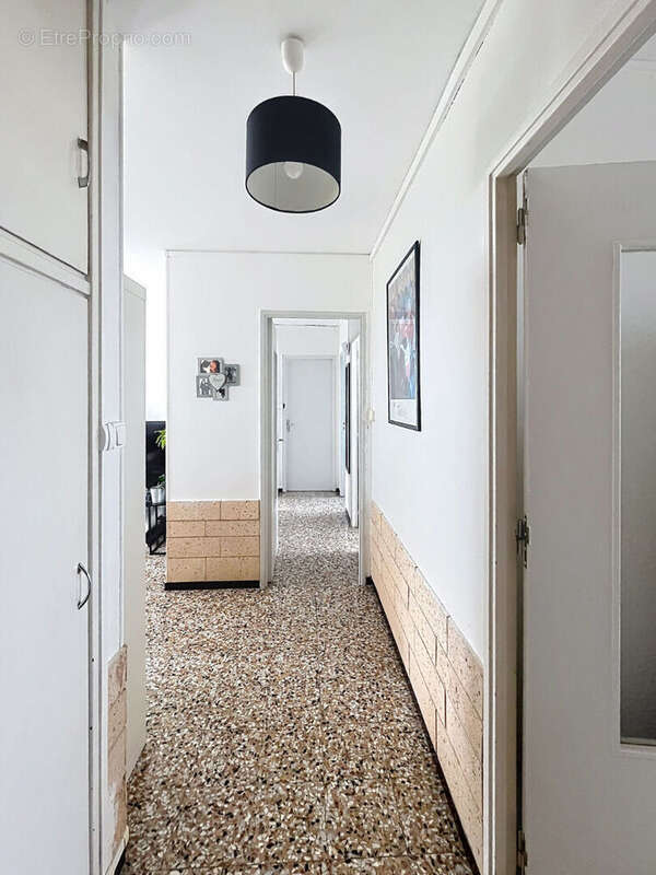 Appartement Nimes 4 pièce(s) 65 m2 - photo 3
