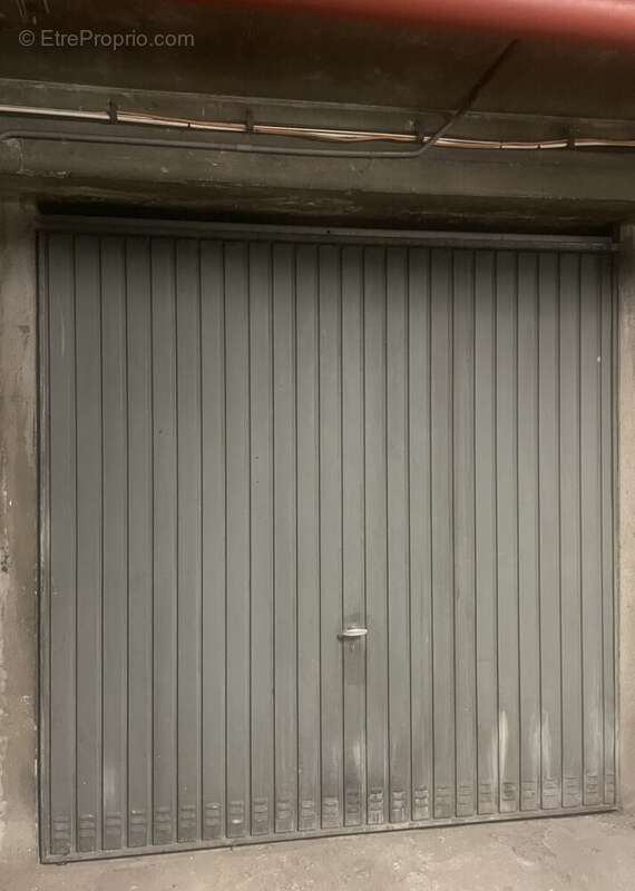 IMG_9810 - Parking à ROMAINVILLE