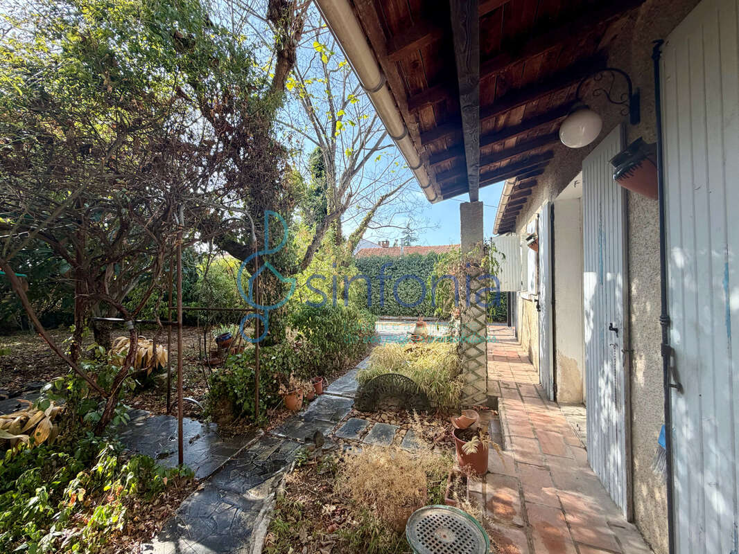 Nîmes   Maison de 120 m2 avec appartement indépendant de 45 m2, 2 garages et jardin - photo 29