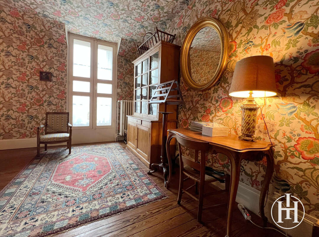 Maison à SAINT-AMAND-MONTROND