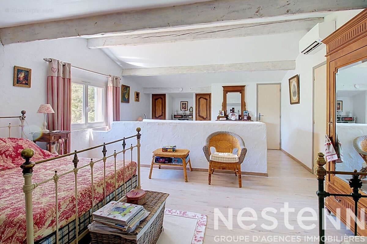 A VENDRE DRAGUIGNAN Villa 180m² avec piscine et vue dégagée - 4553m² de terrain - photo 19