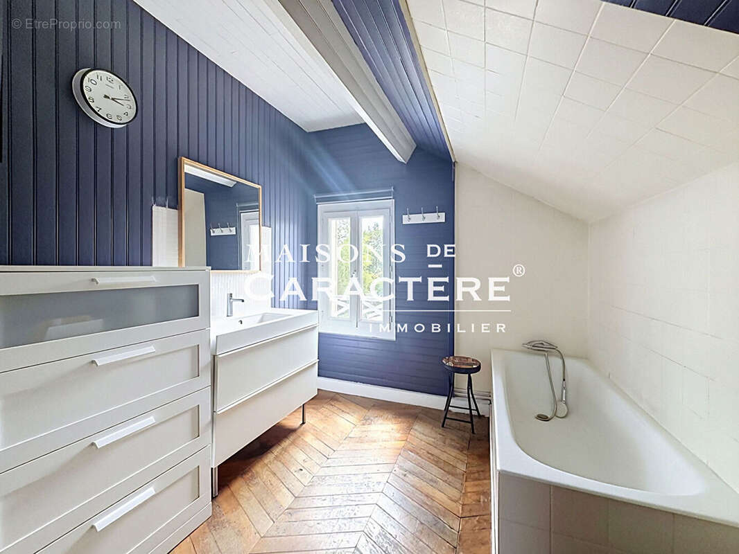 Rare : Maison ancienne atypique & Grange de 100m2 - Vernouillet - photo 15