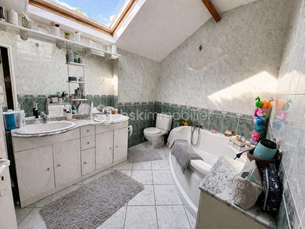 Maison à MARLY-LA-VILLE