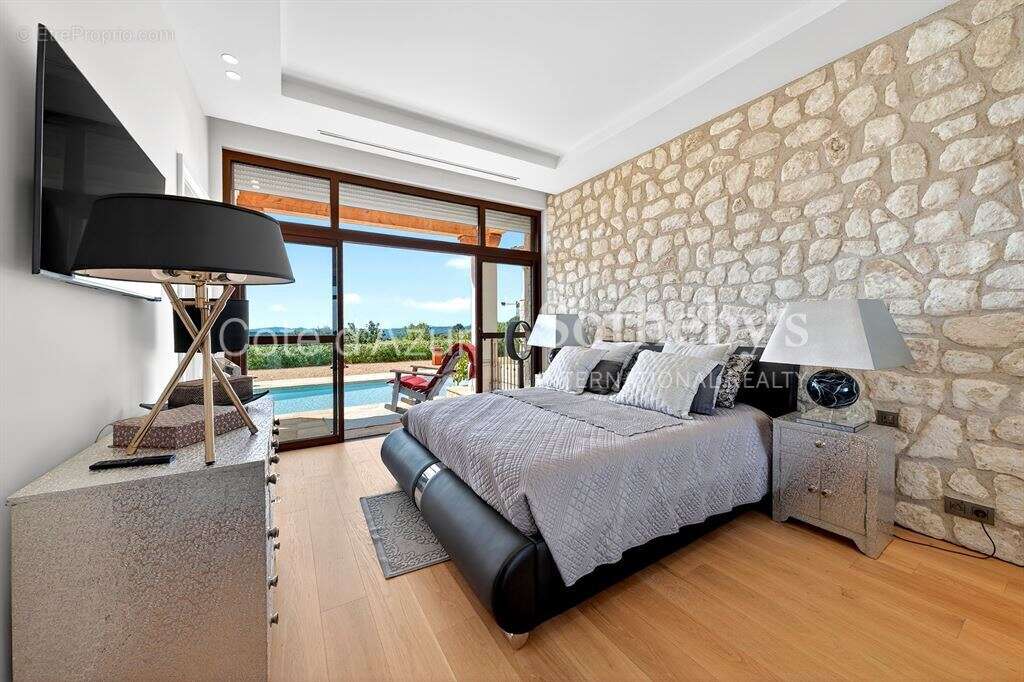 Maison à ROQUEFORT-LES-PINS