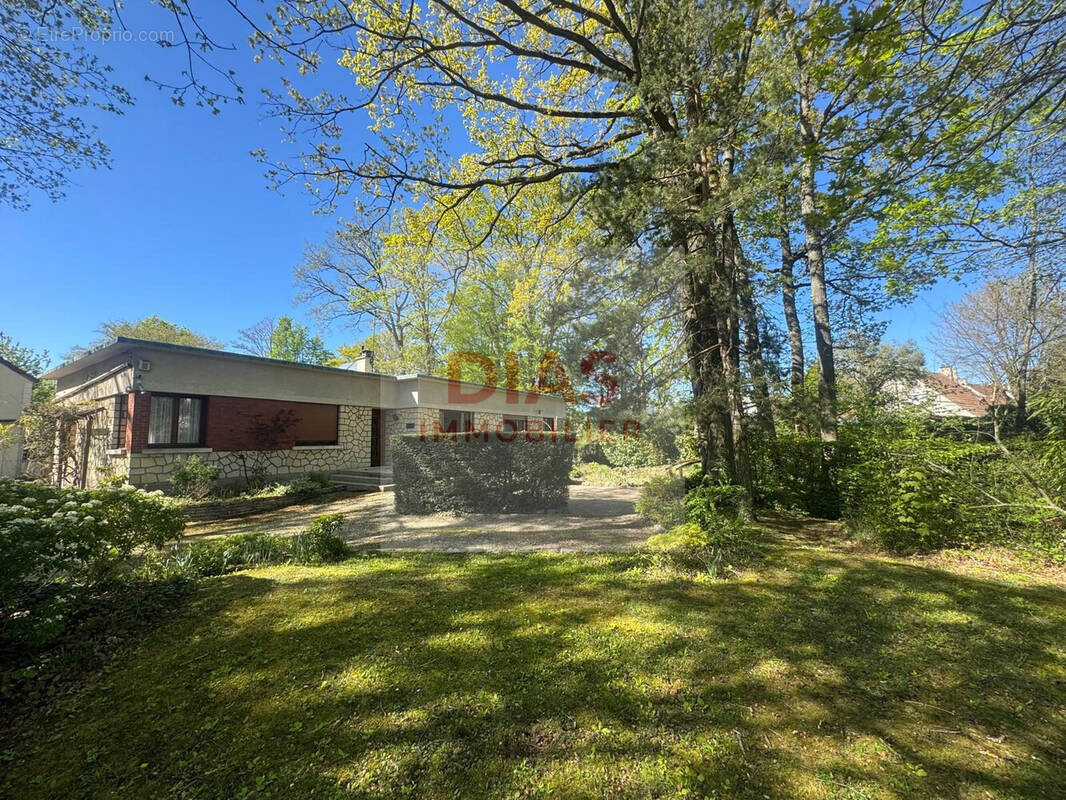 Maison à LE PLESSIS-TREVISE