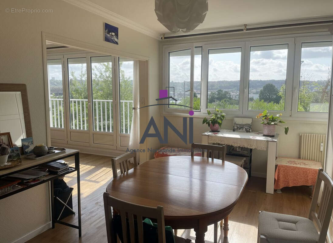 Appartement à GREGES