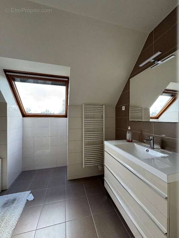 Maison à SAINT-NOM-LA-BRETECHE