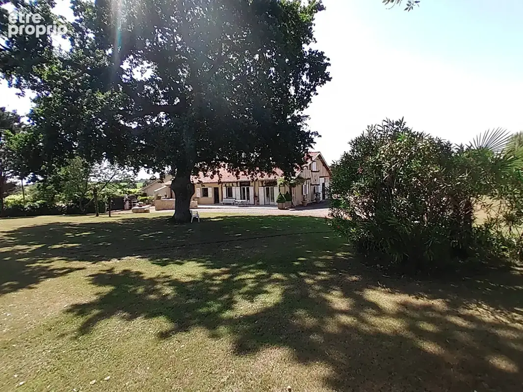 Ancienne propriété agricole avec dépendances au calme - photo 2