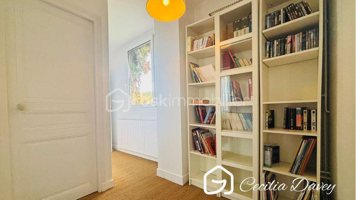 Maison à VILLENEUVE-SUR-YONNE