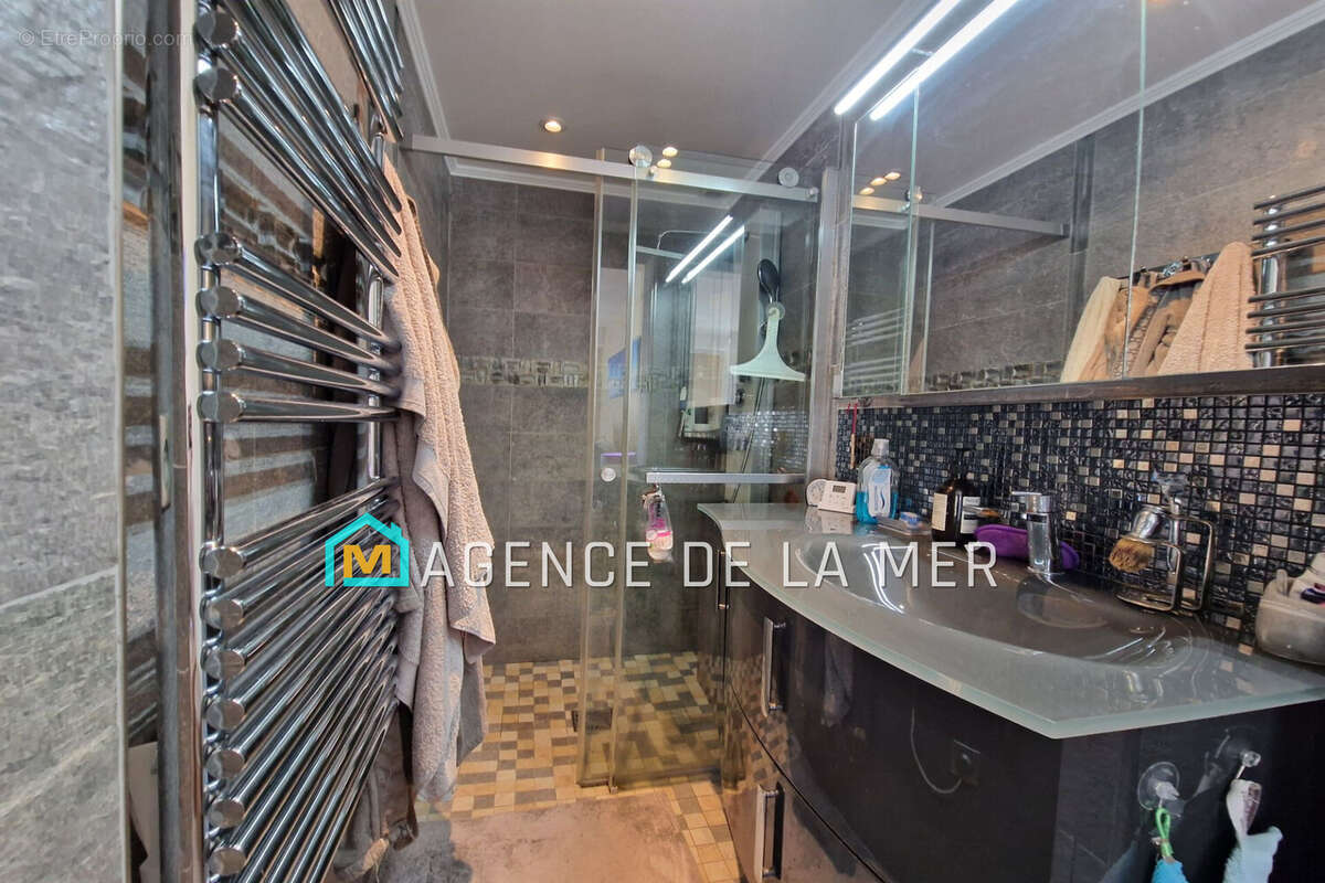 Appartement à MANDELIEU-LA-NAPOULE