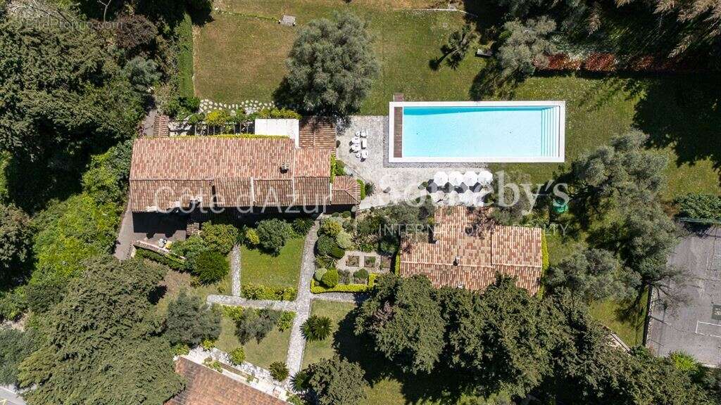 Vence, bastide du XVIIIe siècle rénovée avec parc d'un hectare, piscine, tennis et maisons d'amis - photo 20