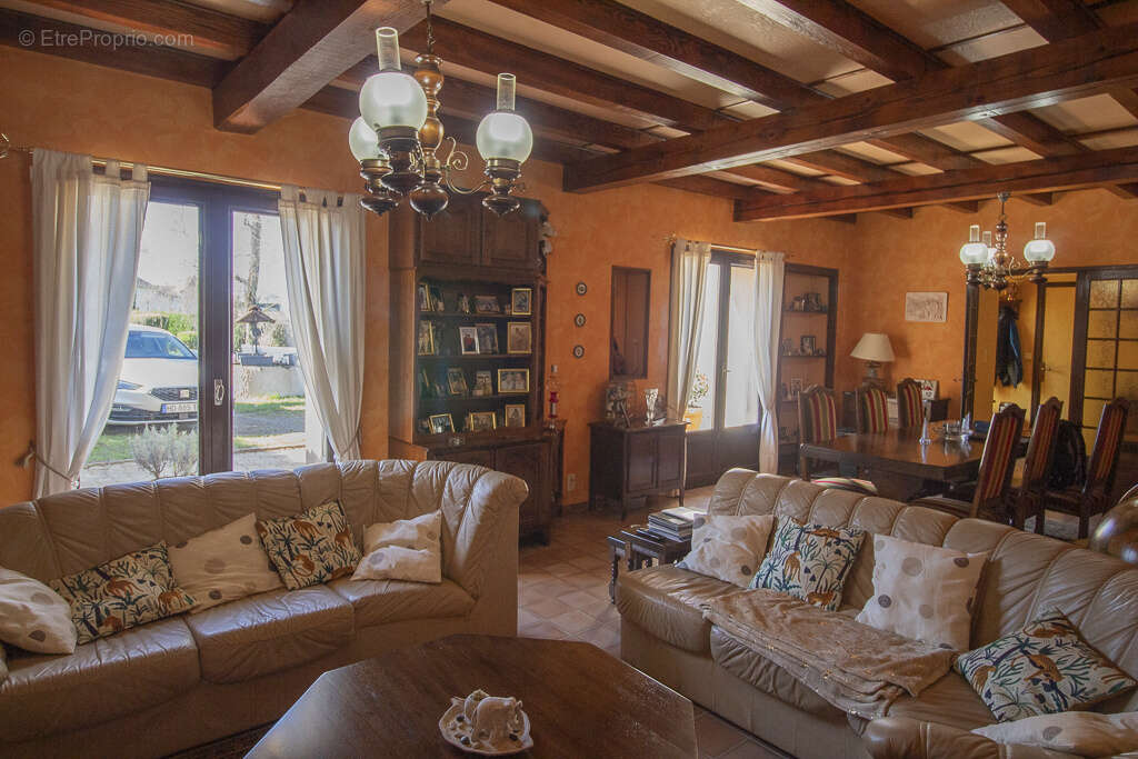 Maison à SAINT-JEAN-DE-SOUDAIN