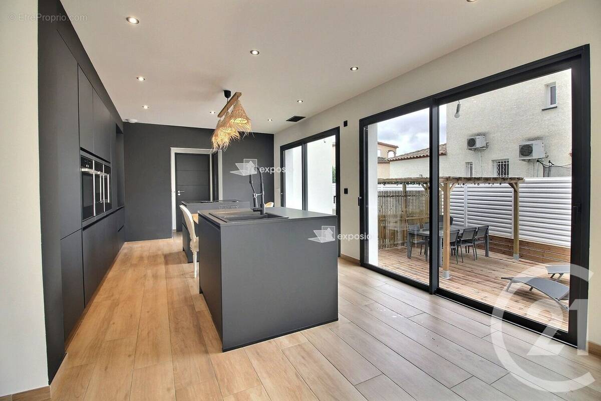 Maison à VILLELONGUE-DE-LA-SALANQUE