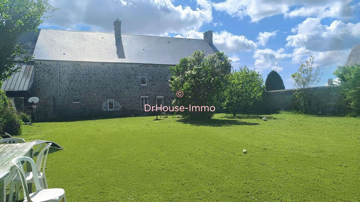 Maison à TOURVILLE-SUR-SIENNE