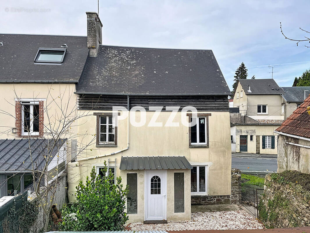 Maison à TESSY-SUR-VIRE