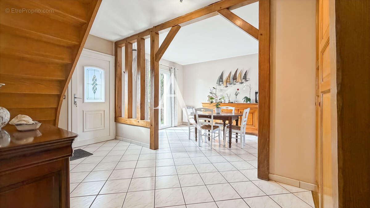 Maison à LE PERRAY-EN-YVELINES