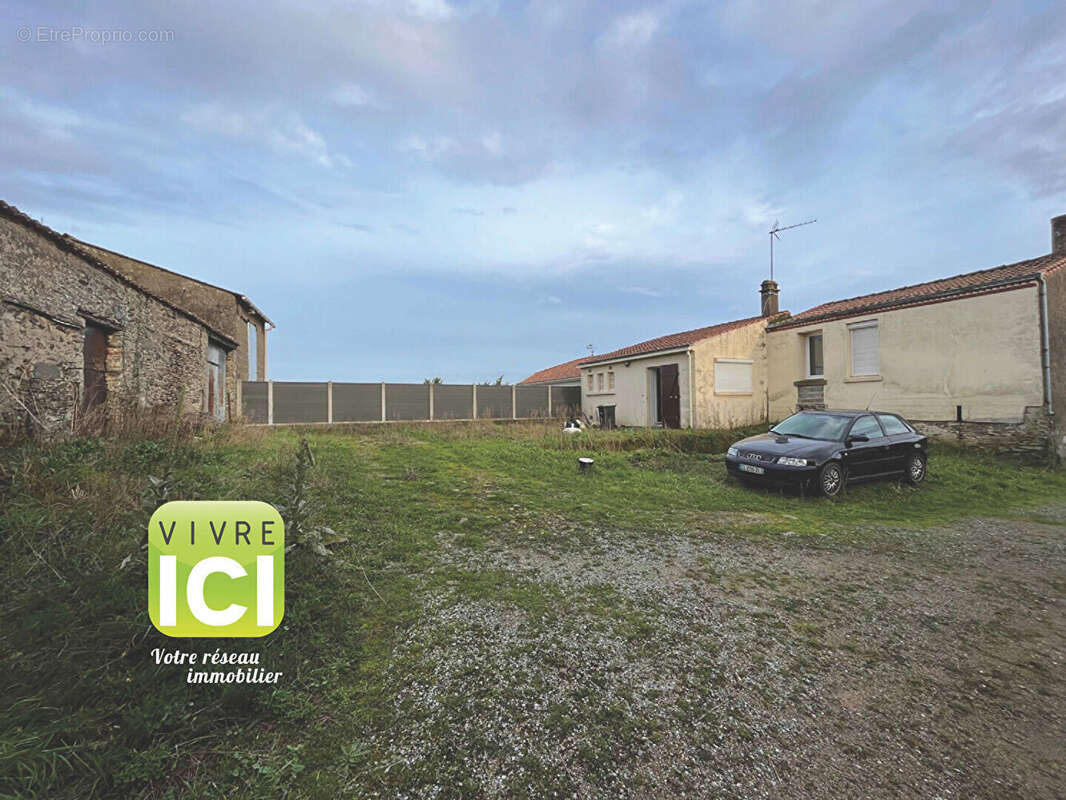 Maison à SAINT-JULIEN-DE-CONCELLES