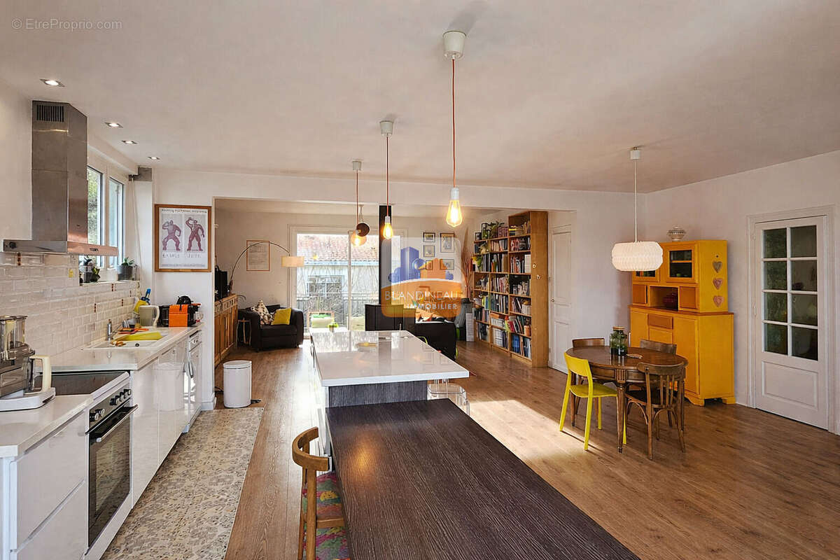 Appartement à BOUGUENAIS