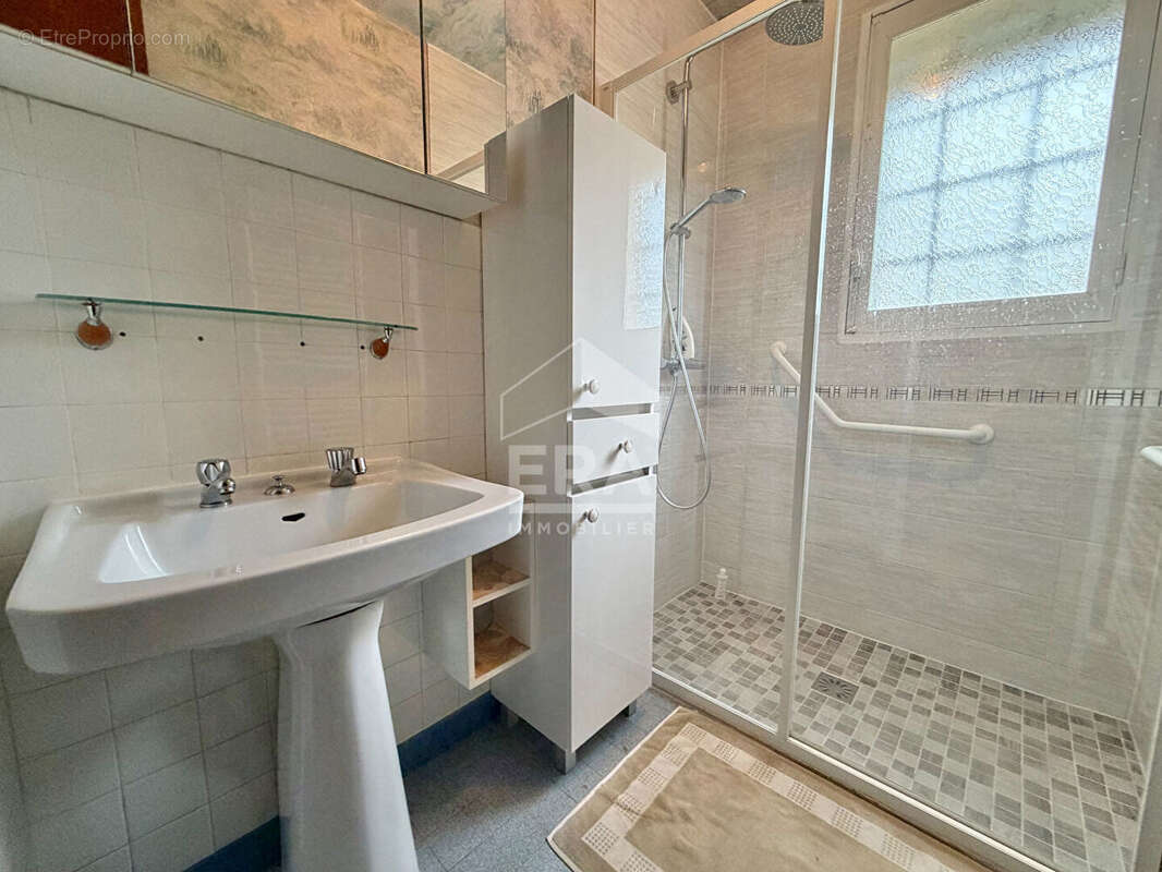 Maison à SAINT-SAUVEUR-SUR-ECOLE