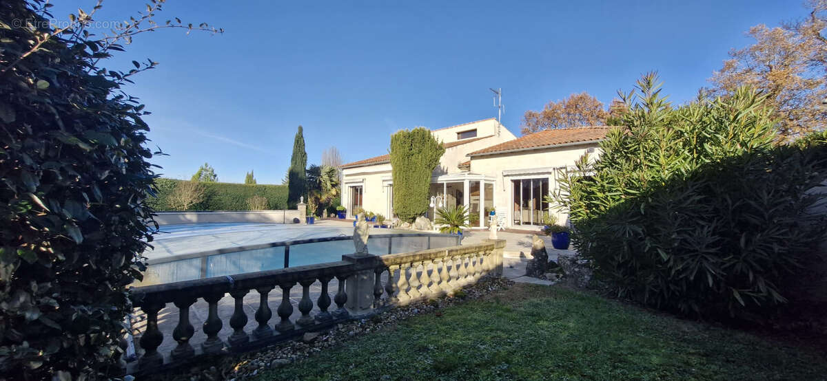 Maison à MORTAGNE-SUR-GIRONDE