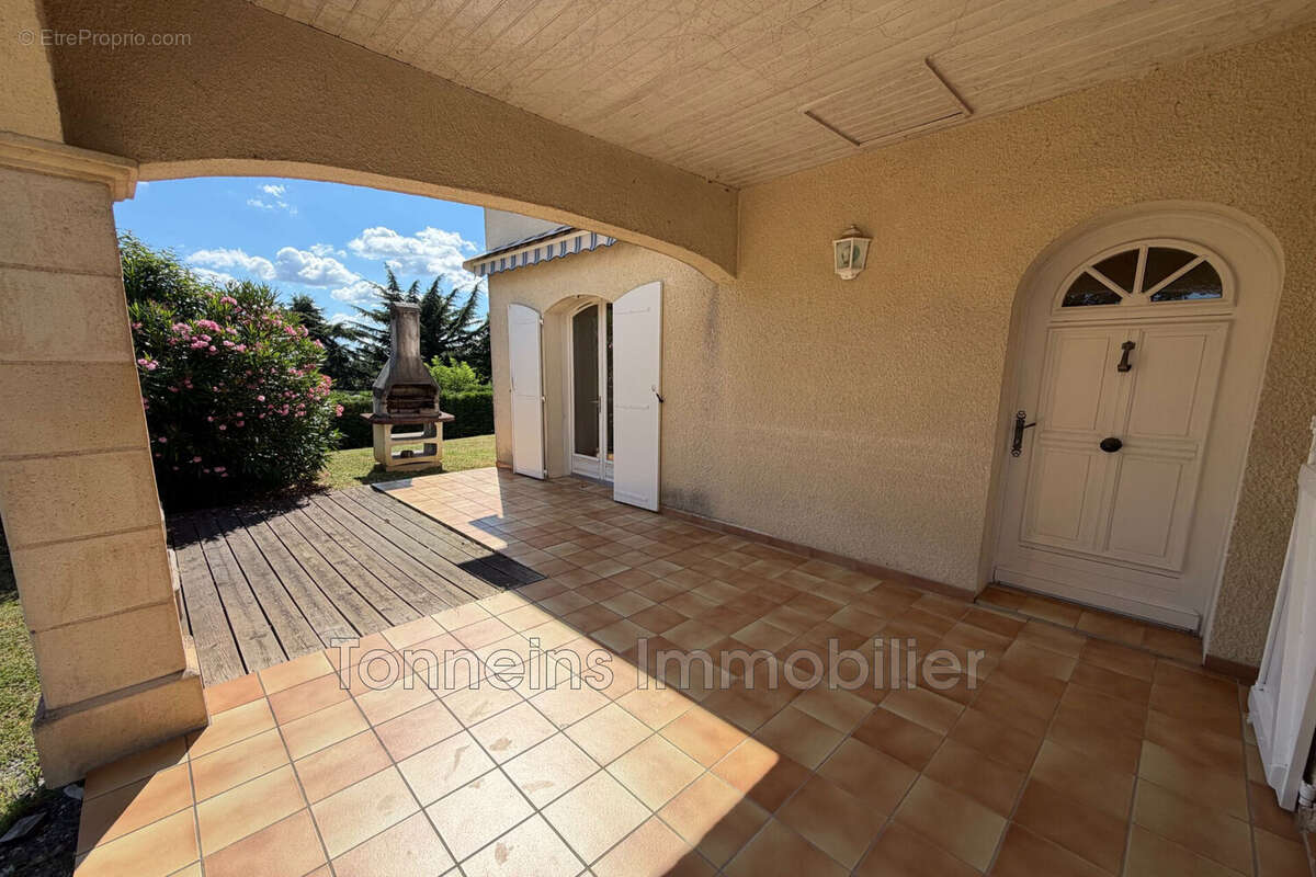 Maison 127 m² à Tonneins  - photo 2