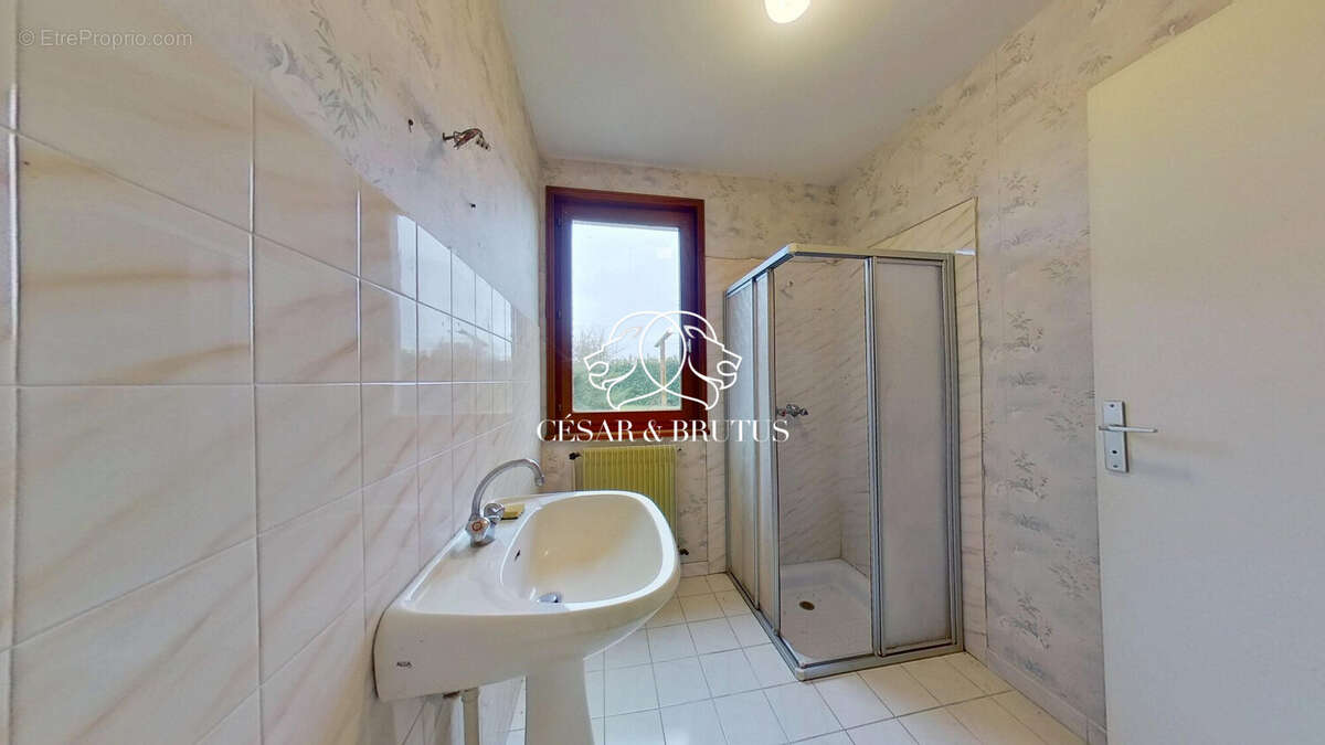 Maison 179 m² à Chatillon-Sur-Chalaronne  - photo 7