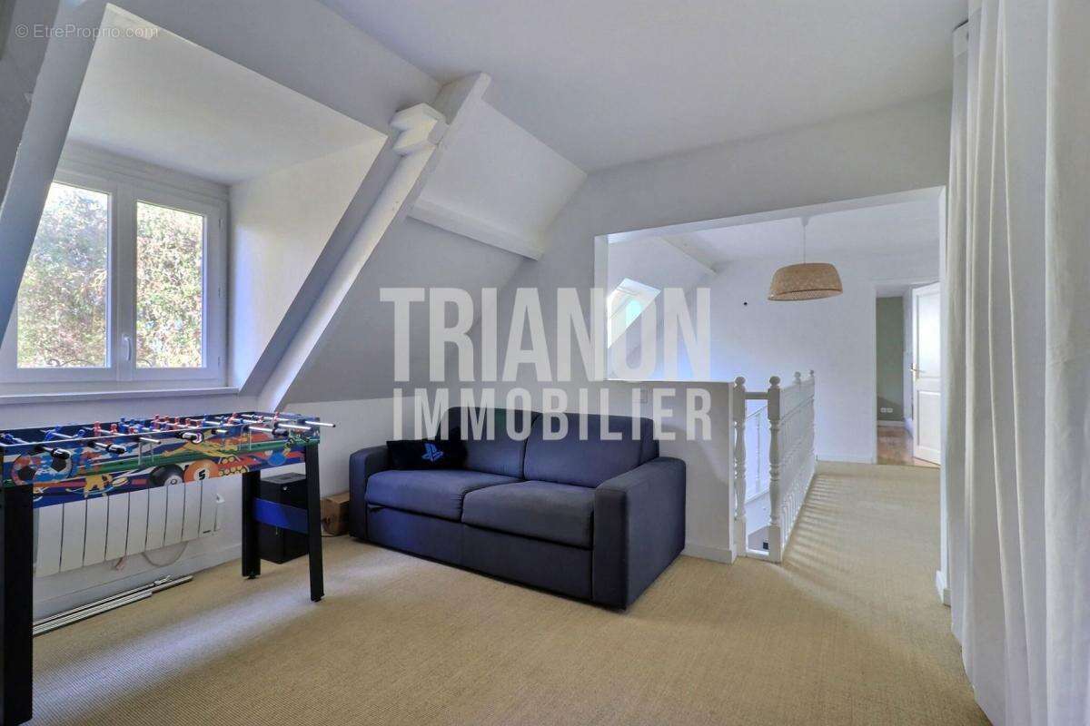 Maison à MORAINVILLIERS