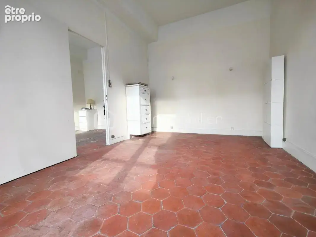 Ensemble immobilier (local commercial + appartement) plein centre ville - photo 6